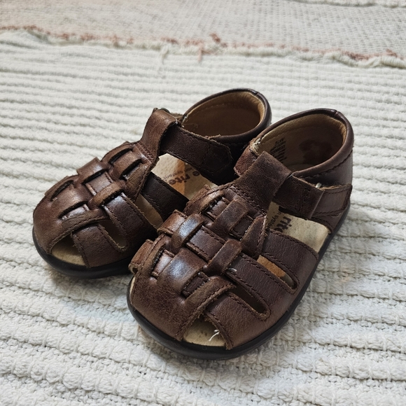 Stride Rite Brown Kids Sandals - Picture 1 of 7